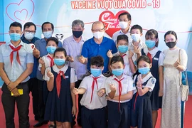 Thầy Park với “Chung một tấm lòng mua vaccine”