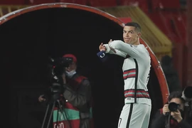 UEFA nói cho rõ vụ bàn thắng của Ronaldo bị đánh cắp