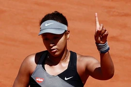 Osaka rút khỏi Roland Garros, Serena đề nghị giúp đỡ
