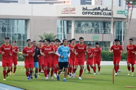 Tuyển Việt Nam ‘tọa sơn quan hổ đấu’