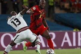 Bỉ vào tứ kết gặp Ý trong một trận đấu mà Ronaldo tịt ngòi