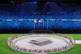Chùm ảnh: Lung linh lễ bế mạc Olympic Tokyo, hẹn gặp Paris 2024