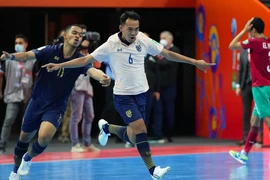 Tuyển Việt Nam và Thái Lan sáng cửa đi tiếp ở World Cup
