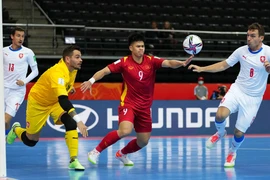 Quá khó cho tuyển Việt Nam và Thái Lan