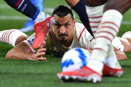 Chùm ảnh ấn tượng AC Milan đánh bại Bologna để lên ngôi đầu