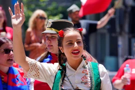 Hình ảnh dân Serbia ăn mừng Djokovic thắng ‘công lý’
