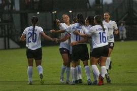 Stajcic quyết ngăn “cú hat trick” của HLV Mai Đức Chung