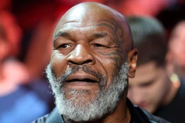 Tyson thoát nguy cơ tù tội vụ xô xát trên máy bay 