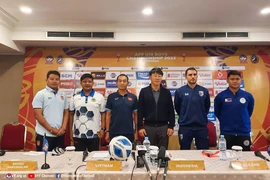 HlV Đinh Thế Nam và Shin Tae-yong đều xác định “xoay tua” cầu thủ