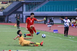 Indonesia không thắng nổi Thái Lan, VN lên nhất bảng