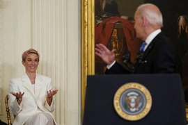 Từ nhà tù Nga, Brittney cầu cứu, Rapinoe ra tay