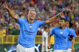 Xem Haaland ghi bàn đầu tiên trong màu áo Man City