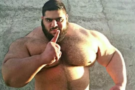Xấu hổ kiểu 'rung cây nhát khỉ', Hulk gỡ bỏ hình photoshop