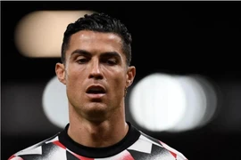 Ronaldo “đá thúng, đụng nia”, Ten Hag nên cho đi sớm