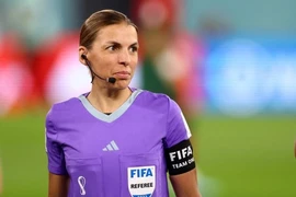 Trọng tài nữ đầu tiên bắt chính ở World Cup