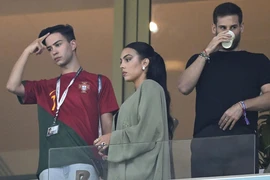 Ronaldo còn khiến bạn thân Goergina bực tức dài dài