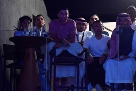 Ronaldo cùng Mike Tyson xem quyền Anh