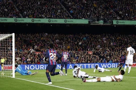 Xem các "tuyệt phẩm" El Clasico sáng sớm 20-3