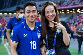 Bà Pang và 'trò leo cột mỡ' của tuyển Thái Lan
