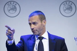 Chủ tịch UEFA nói gì về cáo buộc “mua trọng tài” của Barcelona?