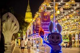 Phnom Penh lung linh trước đêm khai mạc SEA Games 32
