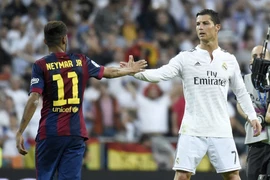 Eddie Howe kêu gọi Ronaldo và Neymar về Newcastle