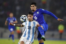 Nhà vô địch châu Á phải nói lời cám ơn “hậu bối” của Messi