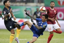 Lucas làm cho Kiatisak phải đứng...ngớ người