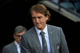 Từ Gerrard đến Mancini đều... “nhá” rất giỏi