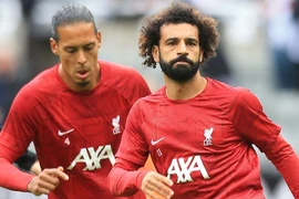 Messi tạo tiếp kỷ lục ở Mỹ, Ronaldo ở lại đội tuyển, không bán Salah giá 150 triệu bảng
