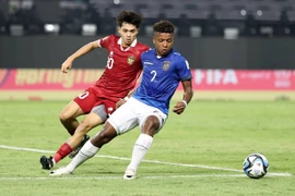 Kaka ghi bàn giúp Indonesia chia điểm với Ecuador