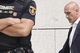 Cựu chủ tịch LĐBĐ Tây Ban Nha Luis Rubiales bị bắt ở sân bay Madrid