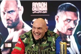 Thượng đài đi Tyson, đừng đấu 'võ mồm' nữa!