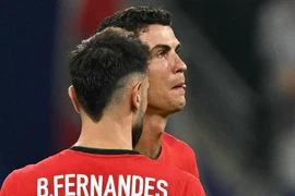 Ronaldo làm màu quá!