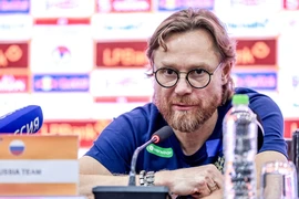 HLV Valery Karpin bắt bài tuyển Thái Lan và muốn thắng để vô địch sớm