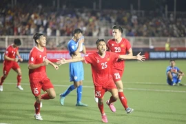 Doãn Ngọc Tân không thể chọc thủng lưới Vireak Dara