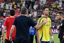 Ronaldo tan vỡ giấc mơ vàng