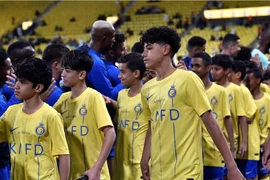 Con trai Ronaldo khoác áo U-15 Bồ Đào Nha đá giải quốc tế 