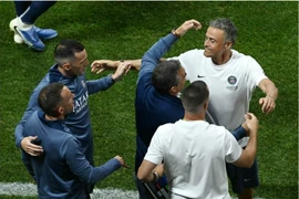 HLV Luis Enrique có ẩn ý gì khi PSG hủy diệt Real Madrid 4-0?