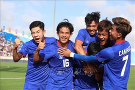 SEA Games 33 chỉ còn hai đội bóng ở bảng A, ngọn đuốc Olympic mùa đông đã cháy