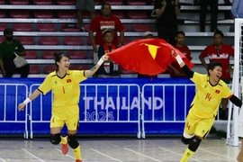 Tuyển Việt Nam lấy vàng futsal nữ trên đất Thái Lan