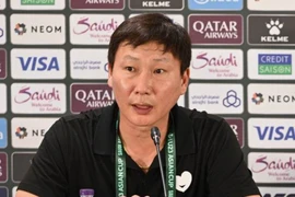 HLV Kim Sang-sik đối đầu với Hàn Quốc trong tình cảnh trớ trêu