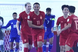 Tuyển Thái Lan “kéo” Việt Nam vào tứ kết