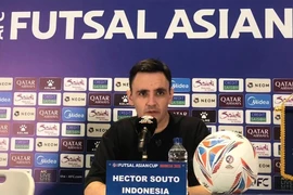 HLV Hector Souto khóc và nghĩ về vợ, con