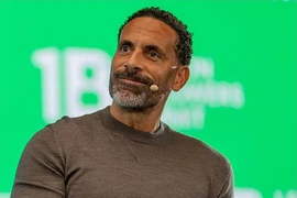 Rio Ferdinand nói gì những ngày “trốn” tên bay đạn lạc ở Dubai?