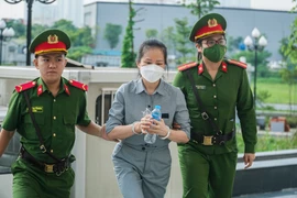 Tự bào chữa, cựu Cục trưởng Lãnh sự 'xin nhân dân tha thứ'