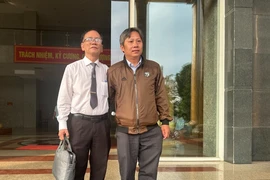 Người cha nỗ lực chứng minh mình thanh sạch trước các con 
