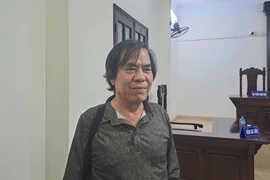 Cựu sinh viên kiện trường đại học vì 'học xong 30 năm mới được cấp bằng'