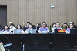 Đánh bạc 10 triệu USD, ra tòa nói bị u mê, đang ăn chay hướng thiện...