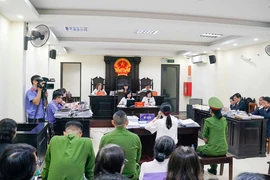 Cựu Hiệu trưởng sai phạm dạy thêm nói "nếu áp dụng máy móc thì không thể thực hiện được"